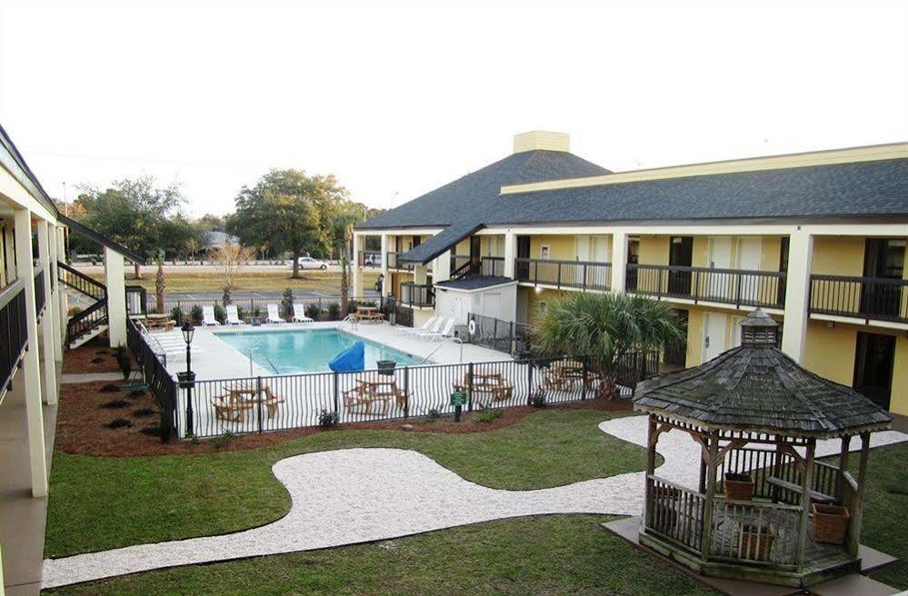 Quality Inn Mt. Pleasant - Charleston Exterior photo
